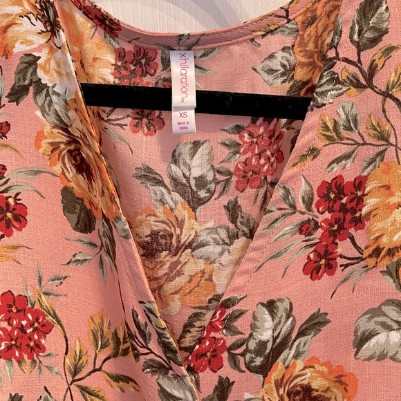 Xhilaration Floral-Print Elbow-Sleeve V-Neck Wrap Top Size XS - Picture 3 of 7